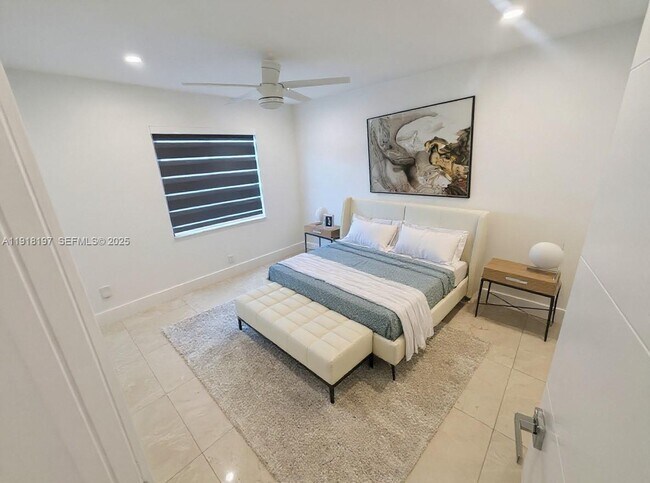 Building Photo - 2900 SW 16th St