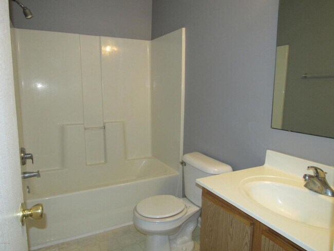 Building Photo - 1073 W Pueblo Dr