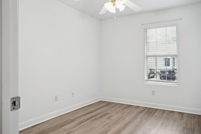 Building Photo - 2032 Buckhaven Way