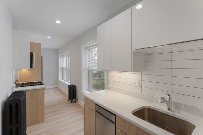 Interior Photo - The Chase Court