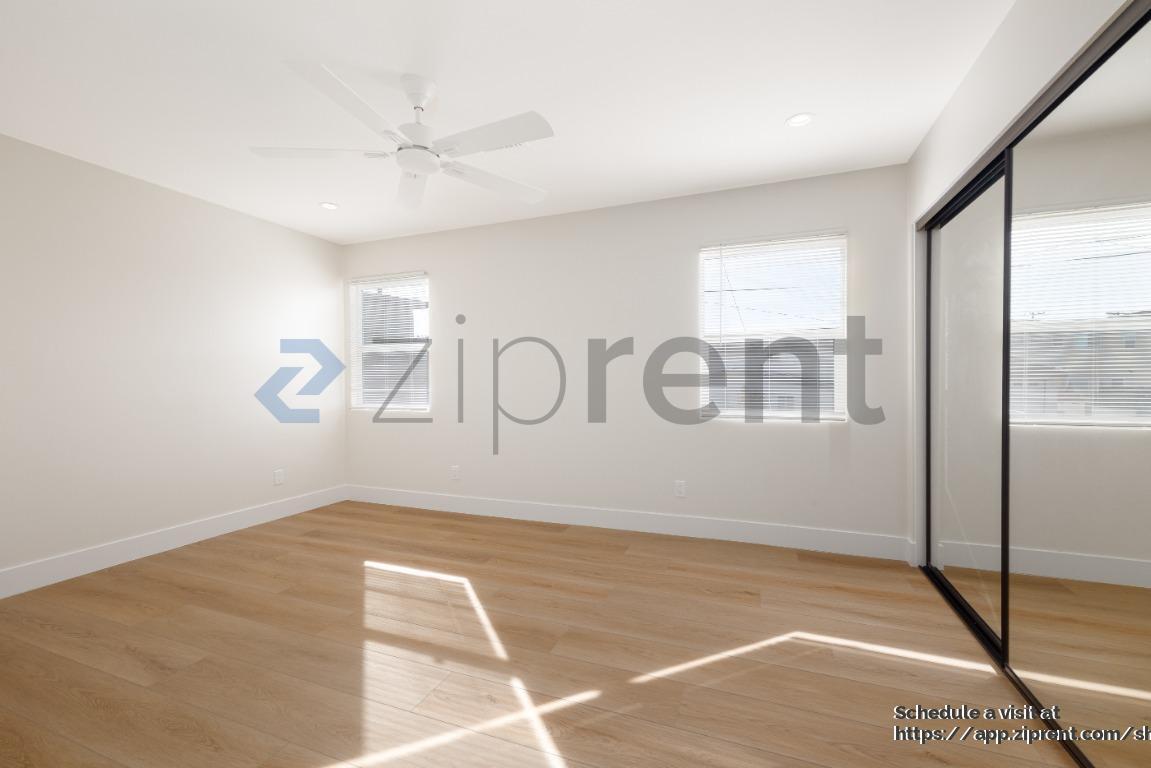 Building Photo - 5002 Plainview Rd