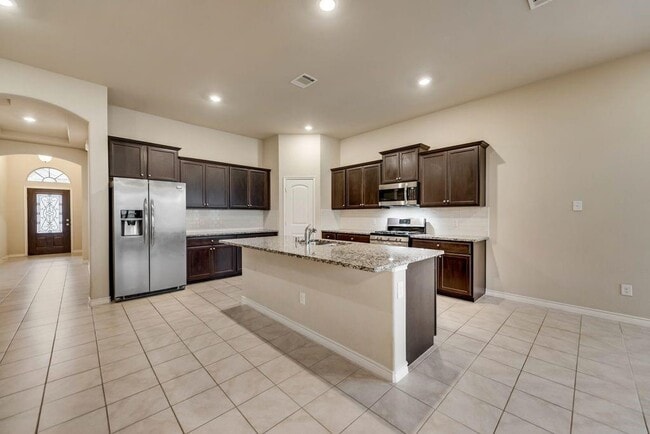 Building Photo - 932 Lake Cypress Ln