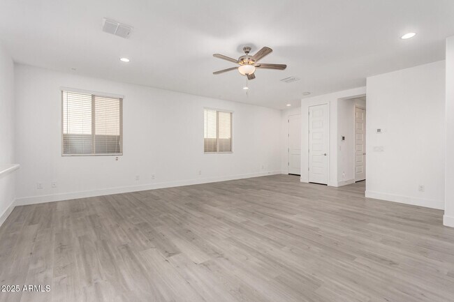 Building Photo - 7276 S 22nd Ln