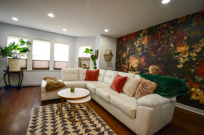 Building Photo - 4947 W Parker Ave