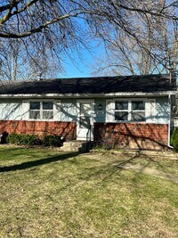 Building Photo - 7615 Walnut Ave