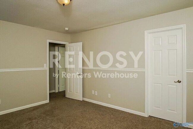 Building Photo - 123 Forestbrook Dr
