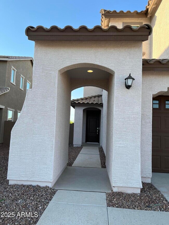 Building Photo - 9426 W Sells Dr
