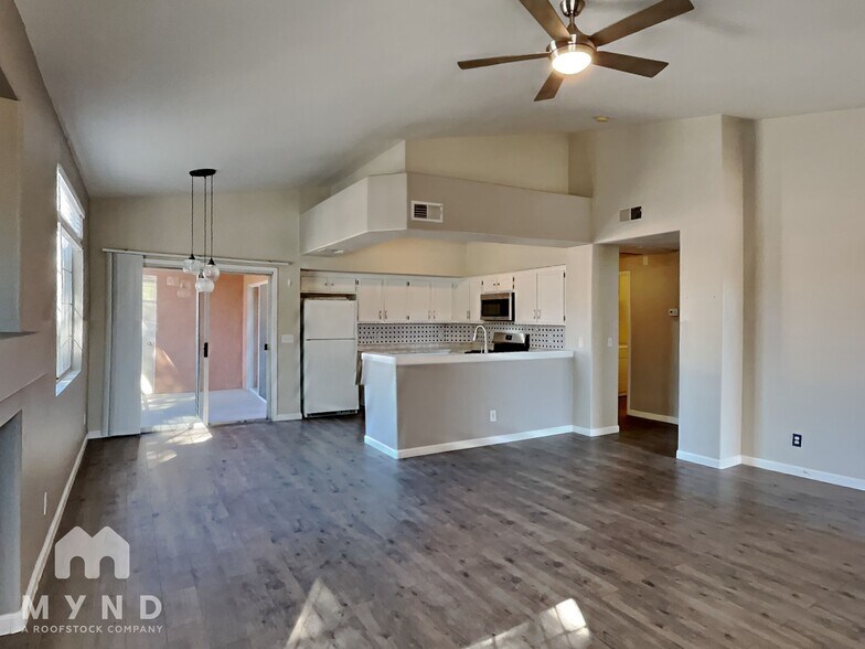 Building Photo - 7705 Constanso Ave