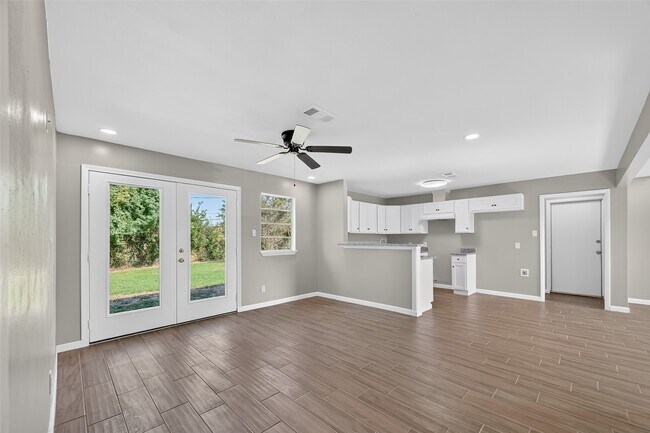Building Photo - 5126 Denoron Dr