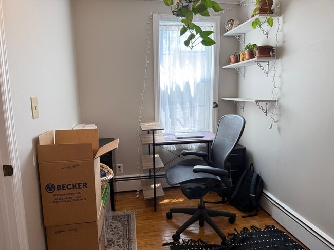 Building Photo - Beautiful 3 Bedroom Townhome in Lancaster - First Floor Washer/Dryer!