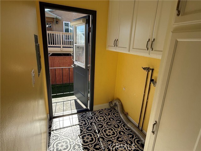 Building Photo - 1514 Engracia Ave