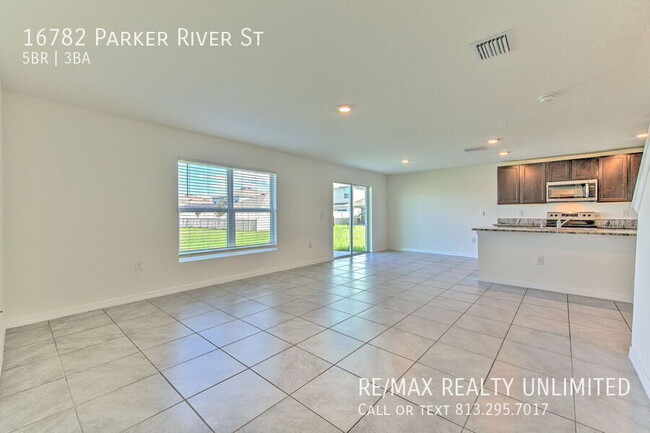 Building Photo - 16782 Parker River St