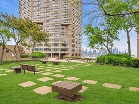On-Premise Park - 7002 Kennedy Blvd E