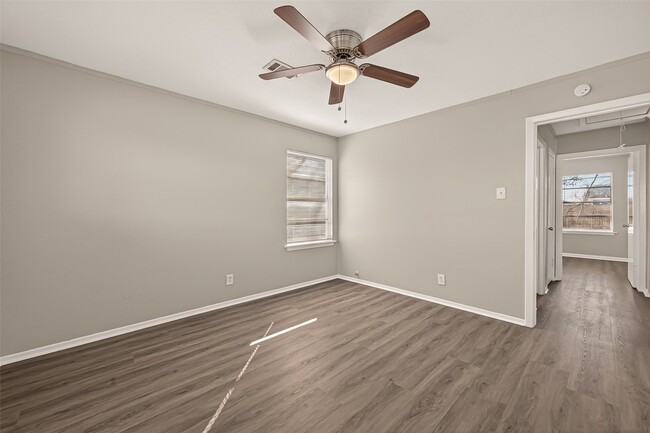 Building Photo - 3102 Hays St