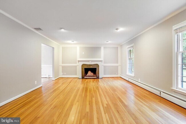 Building Photo - 9801 Orchid Cir