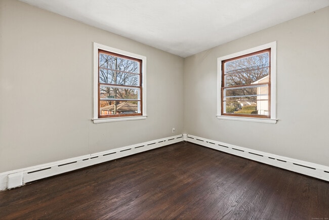 Building Photo - 30 Doran St