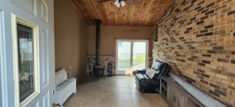 Building Photo - 1212 1st Ave