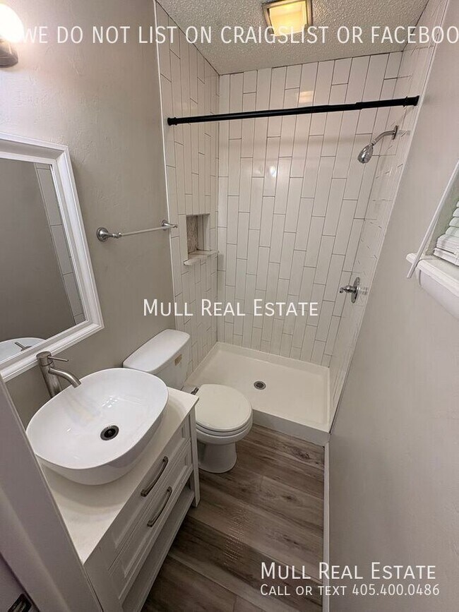 Building Photo - 5704 NW 33rd St