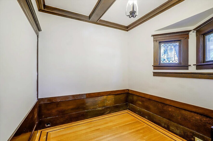 Building Photo - 27 Westall Ave