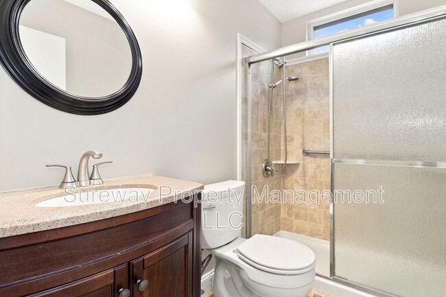 Building Photo - 17 Farragut Ct