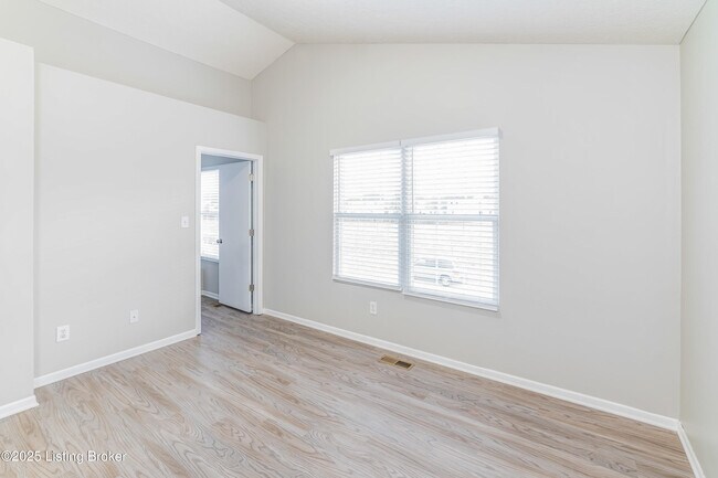 Building Photo - 9620 River Trail Dr