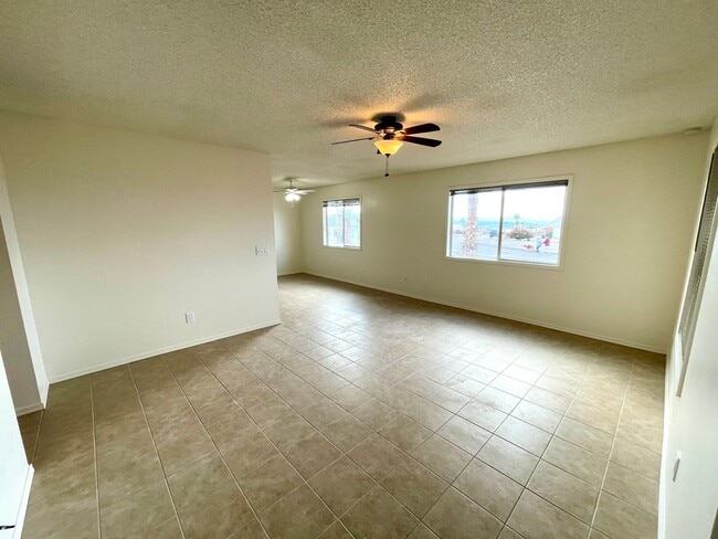 Building Photo - Cute 3 Bedroom Home in Lake Havasu City!- Available Soon!