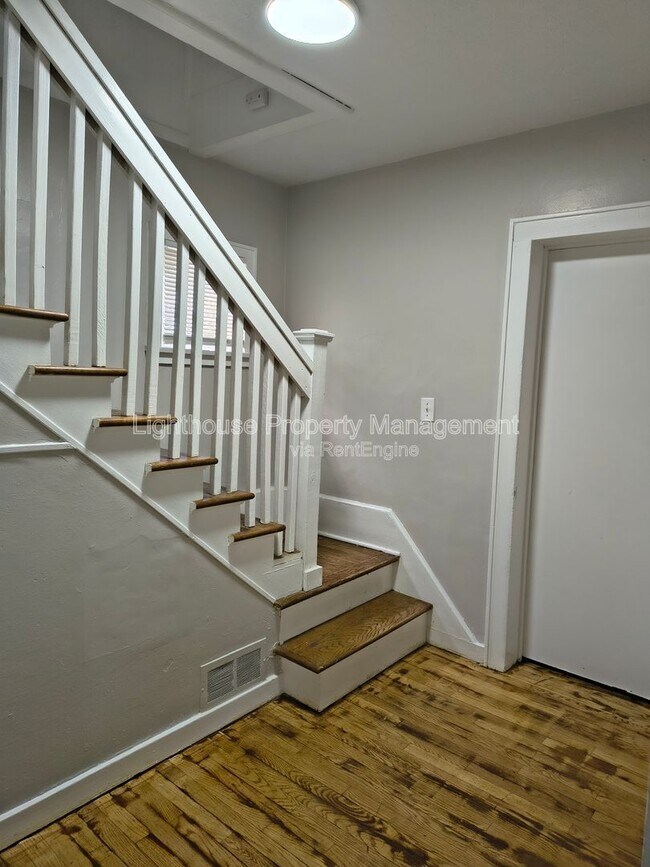 Building Photo - 3041 Lemuel St