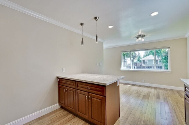 Building Photo - Wonderful 3 bedroom , 2 bath home in Mount...