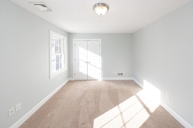 Building Photo - 4 Cyrus Way