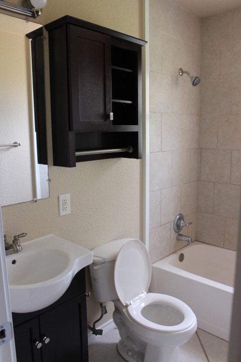 Building Photo - Pet friendly!!