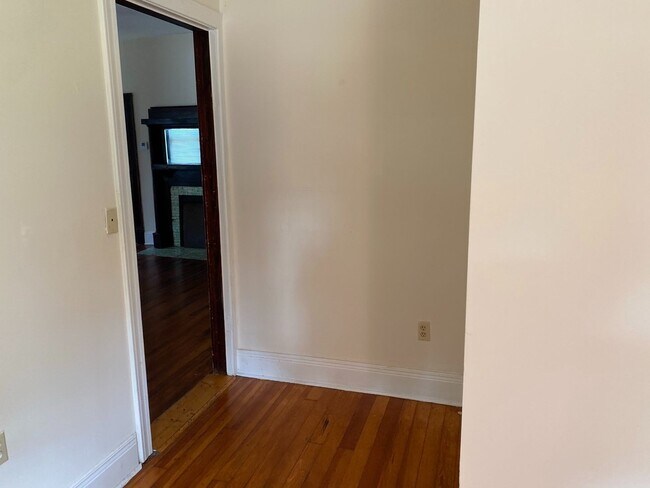 Building Photo - 339 Park Ave