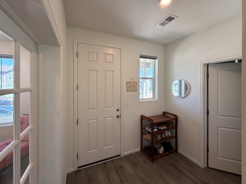 Building Photo - 2497 Winding Dr