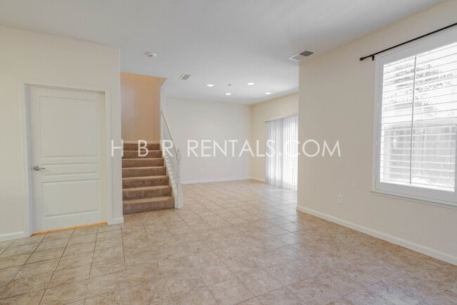 Building Photo - Cambridge Place - Charming 3-Bedroom with ...