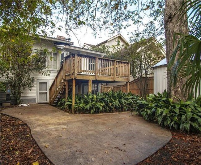 Building Photo - RENOVATED HOME IN THE HEART OF UPTOWN NEAR CAMPUS!