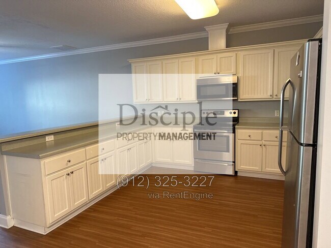 Building Photo - 273 Vining Way