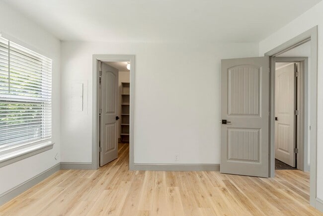 Building Photo - ONYX at 37th