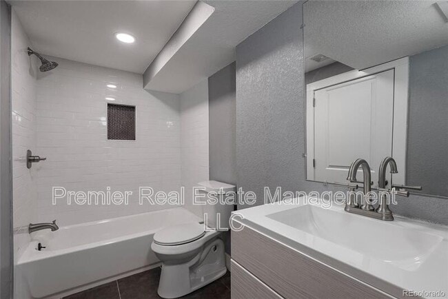 Building Photo - 2784 W 41st Ave