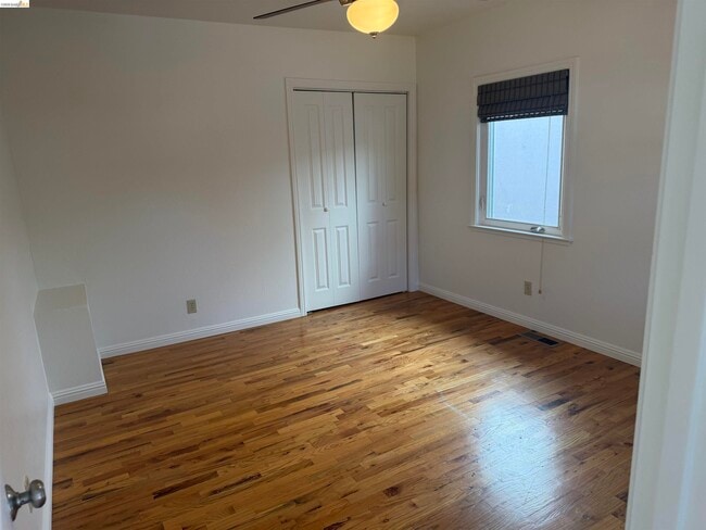 Building Photo - 3281 Madera Ave