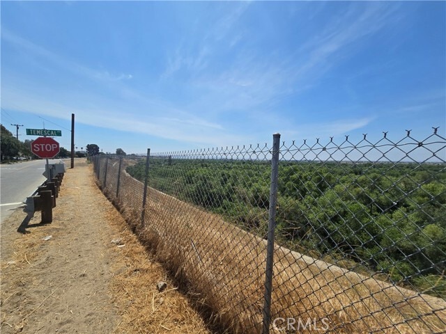 Building Photo - 876 River Dr