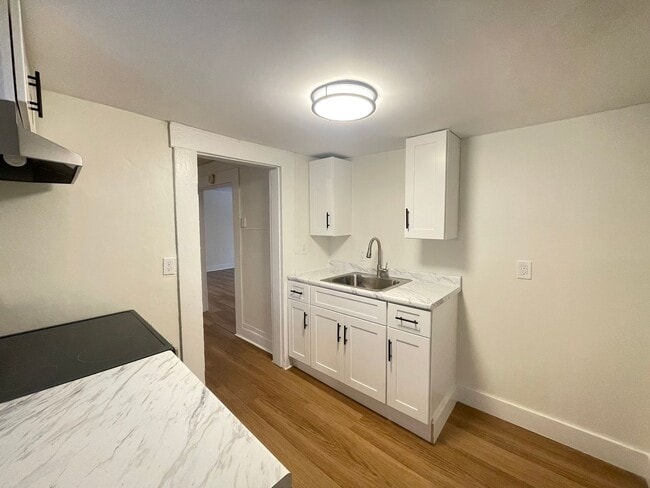 Building Photo - 33 Malvern St