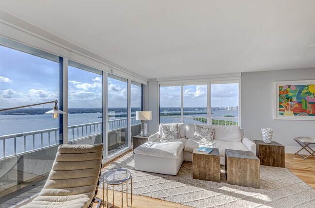 Building Photo - 5510 N Ocean Dr