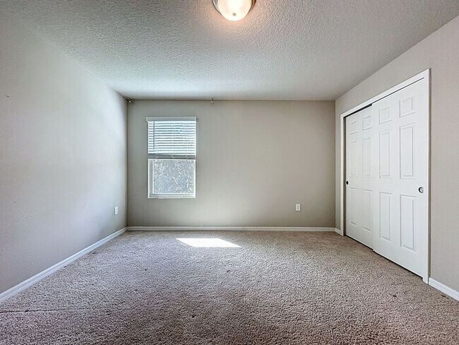 Building Photo - Wonderful like new and pet friendly home in Winter Haven