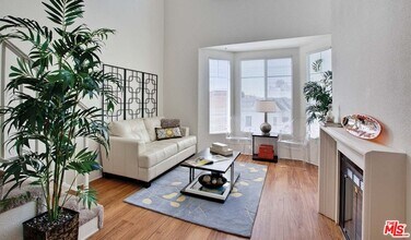 Building Photo - 5553 W 6th St