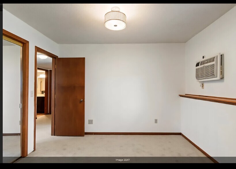 Building Photo - 607 Belland Ave