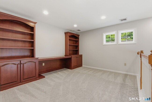 Building Photo - 5 Pierson Green