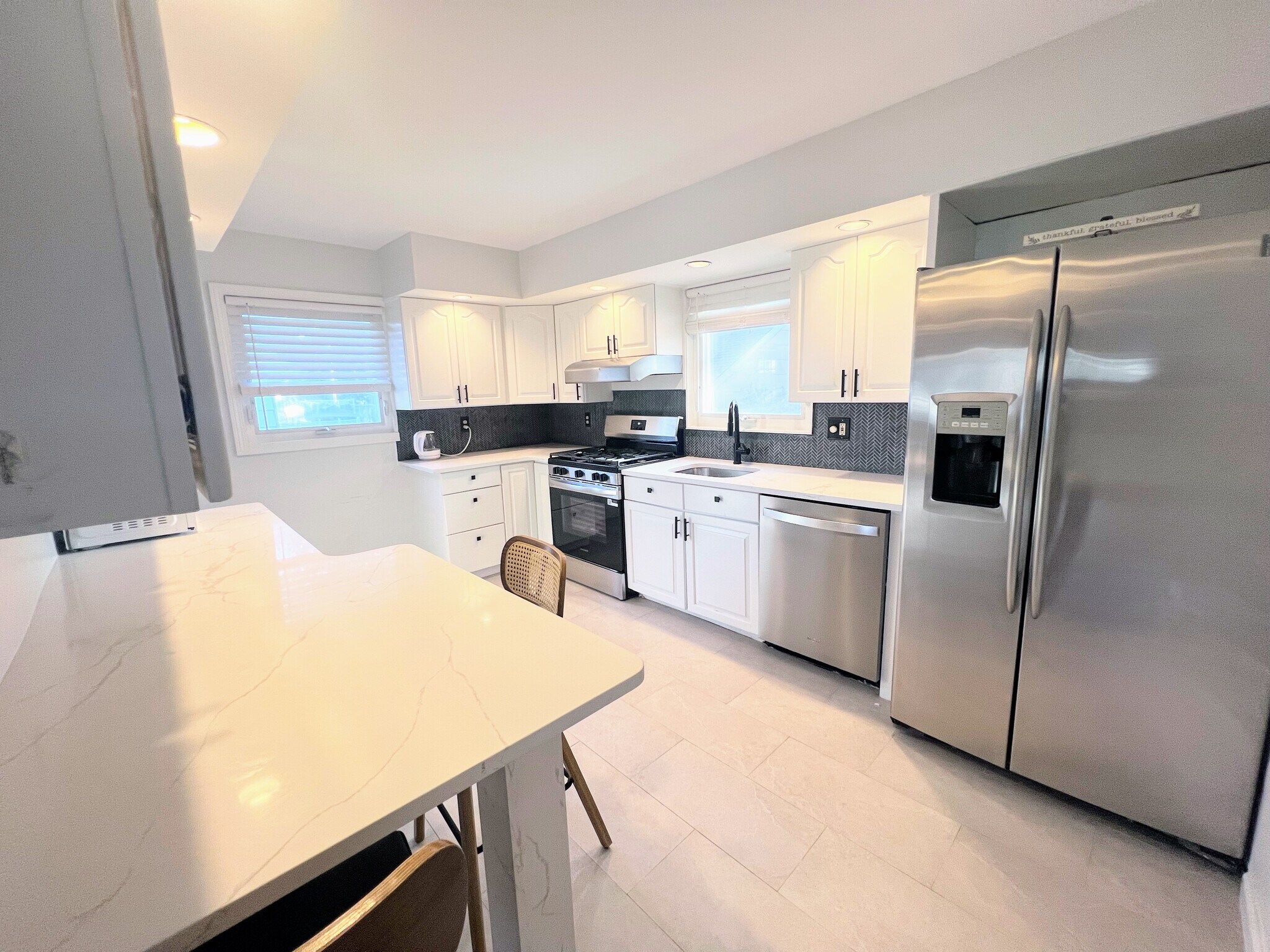 Kitchen - 15 Andover Pl