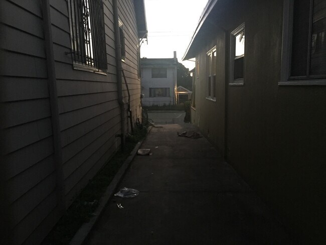 Building Photo - 5440 Trask St