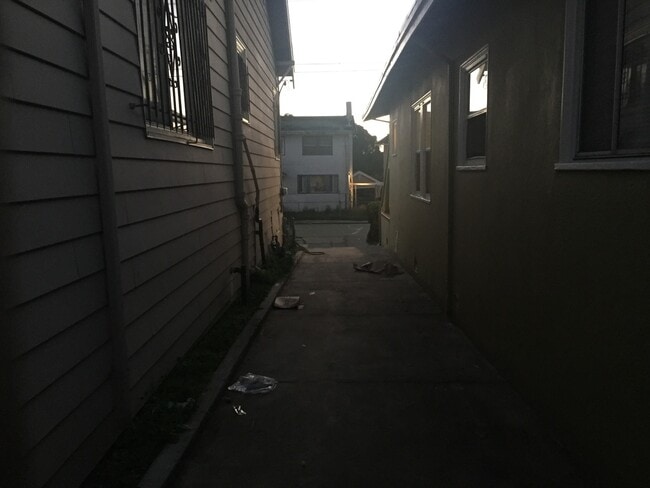 Building Photo - Wonderful2BR in Maxwell ParkHWF BackYard,10MinBikeRide2BART-5440