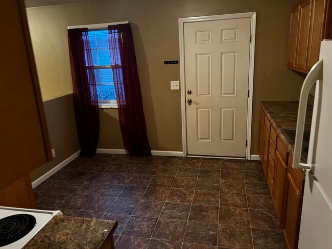 Building Photo - 2524 N Armstrong St