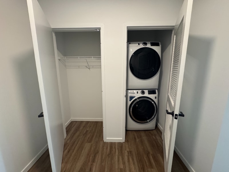 Building Photo - 144 N Aberdeen St